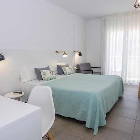 Hostal La Isla 卡沃内拉斯 外观 照片